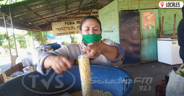 “Esperanza en esta Semana Santa”: Vendedora ofrece ingredientes para la tradicional chipa