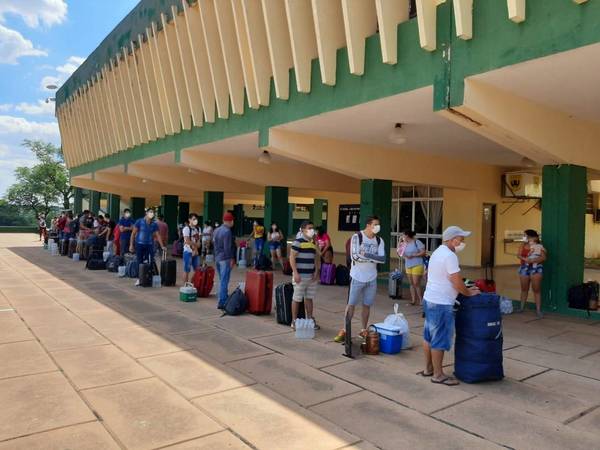 Primeros connacionales que volvieron al país terminaron con éxito su cuarentena. Ningún caso positivo al COVID-19 - ADN Paraguayo