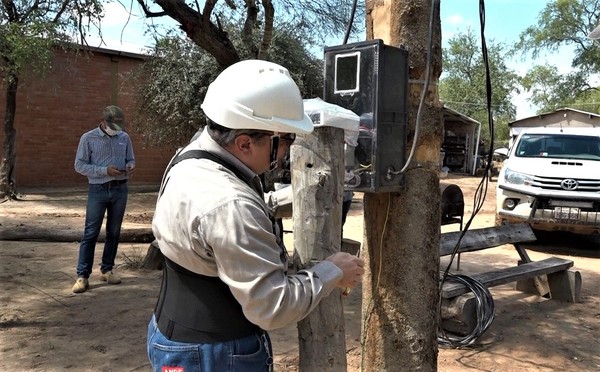 Chaco: Conexión eléctrica llega por primera vez para la zona de Teniente Martínez