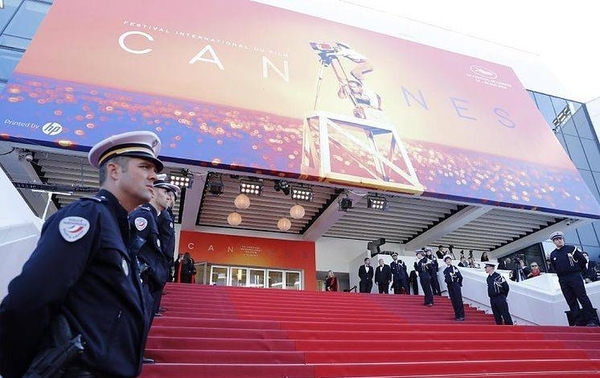 HOY / El Festival de Cannes descarta celebrar una edición "online" por coronavirus