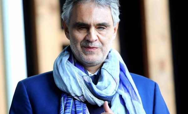 HOY / Andrea Bocelli cantará al mundo por Pascua desde el Duomo de Milán