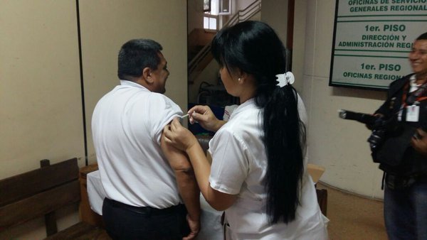 Para inmunizarse contra la Influenza habrá que agendar la vacunación por teléfono - ADN Paraguayo