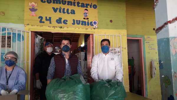Madres beneficiarias del Programa Abrazo recibieron kits de alimentos » San Lorenzo PY
