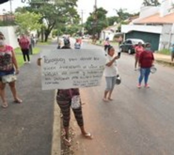 Coronavirus Pobladores van hasta la casa de Marito y exigen subsidio - Paraguay.com