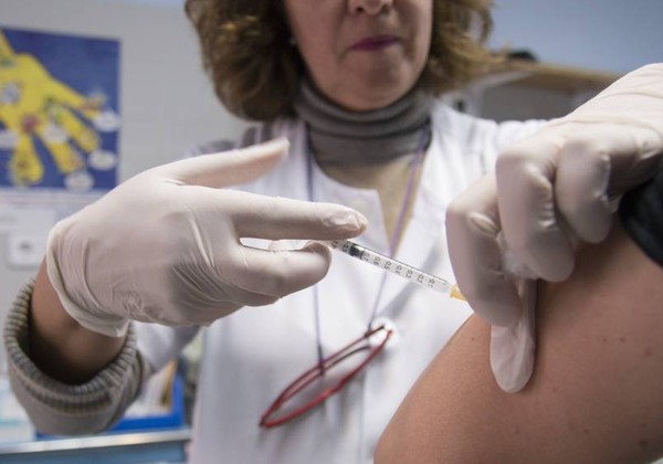 Vacunación contra la influenza se hará por agendamiento telefónico