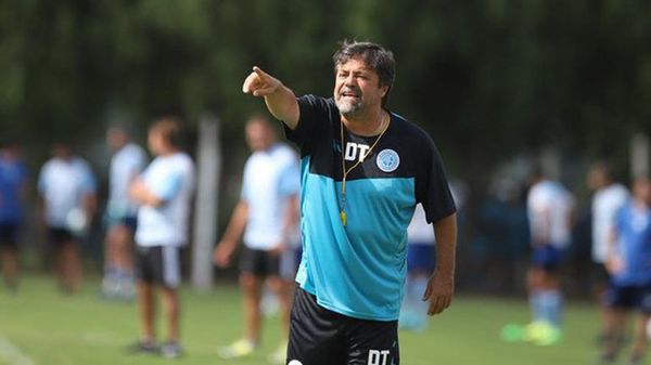 Entrenador pide ayuda económica para los técnicos sin trabajo - Fútbol - ABC Color