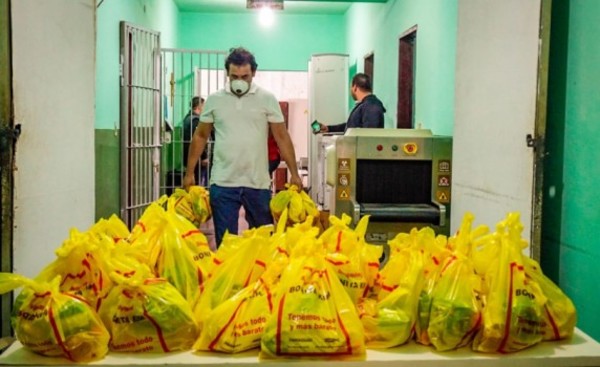 Shopping París entrega kits a hogares de niños y cárceles de CDE