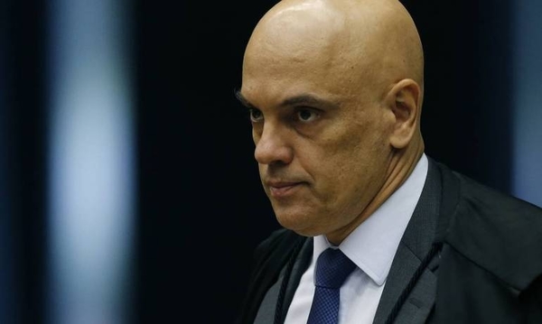 HOY / Ministro prohíbe a Bolsonaro revocar decisiones de estados y municipios respecto al aislamiento