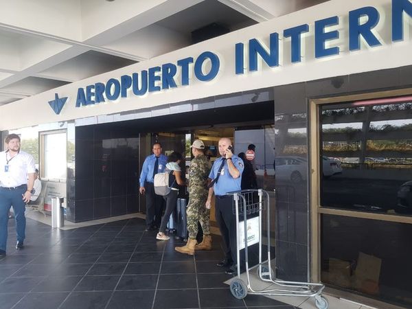 Aeropuertos seguirán con medidas de restricción  - Nacionales - ABC Color