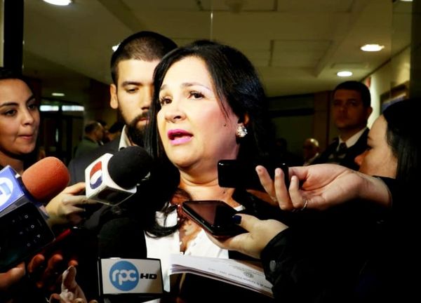 Unos 50 funcionarios del Senado están en cuarentena - Política - ABC Color