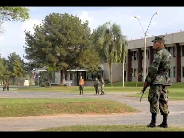 OTRO GRUPO DE COMPATRIOTAS LLEGÓ EN VUELO HUMANITARIO
