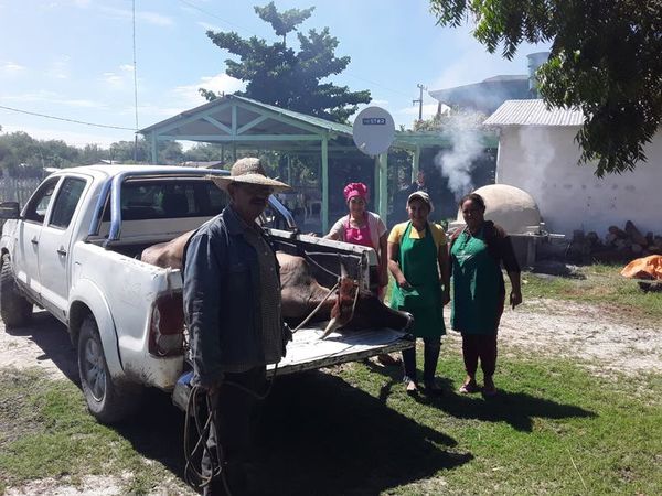 Donación de carne vacuna y ollas populares en la lejana Bahía Negra - Nacionales - ABC Color