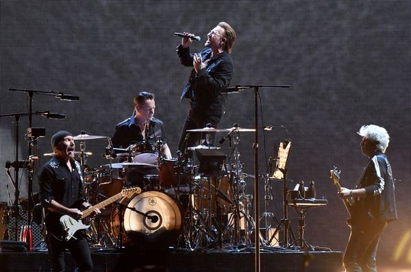 U2 dona 10 millones de euros para luchar contra el coronavirus en Irlanda   - Música - ABC Color