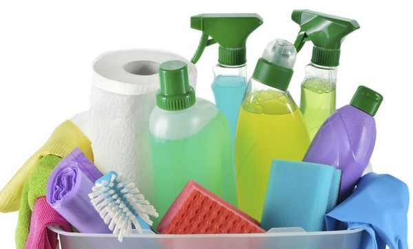 Mezclar productos de limpieza pueden producir intoxicación