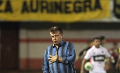Éver Almeida debuta en el fútbol paraguayo