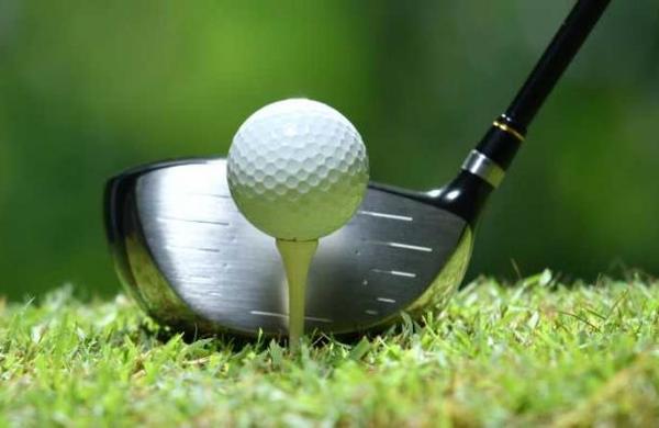 La insólita razón por la que un hombre rompió la cuarentena: quería jugar golf en la plaza - SNT