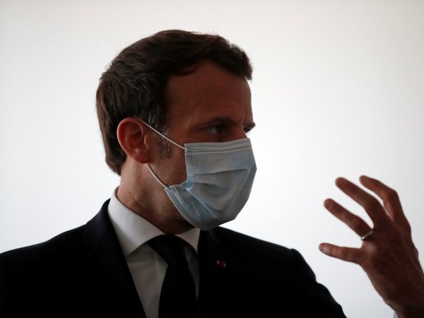 Macron visita al polémico doctor que trata el Covid-19 con cloroquina