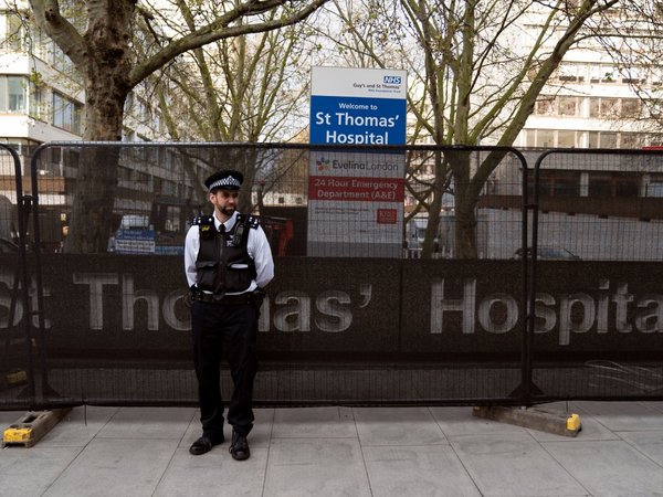 Boris Johnson abandona la unidad de cuidados intensivos