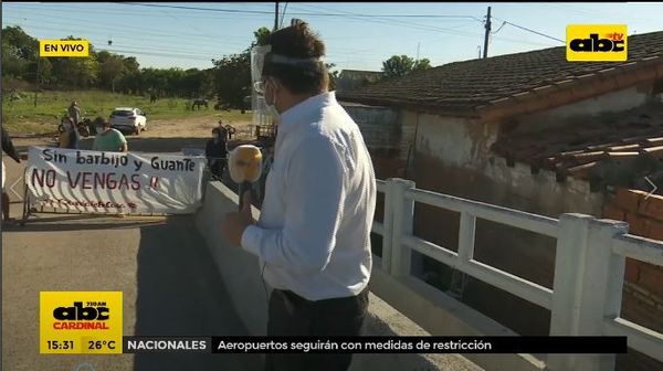Fumigan vehículos que quieren ingresar - ABC Noticias - ABC Color
