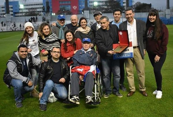 Falleció Eduardo Rivas, la voz de la polka “Nacional Querido” - Nacional - ABC Color