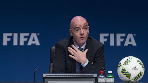 Gianni Infantino, sobre la vuelta del fútbol: “No vale la pena poner en peligro vidas por ningún partido”