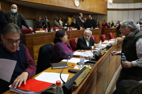 Senadores del FG dieron negativo al COVID-19
