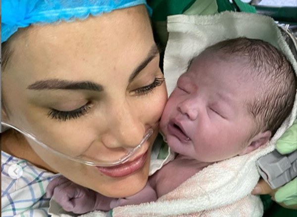 HOY / Magalí Páez ya es mamá y muestra a su hijo en redes sociales