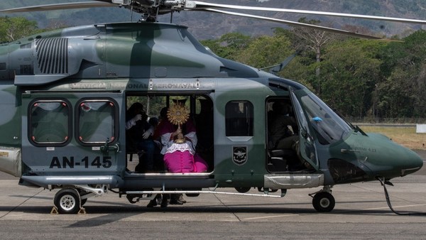 Semana Santa en tiempos de coronavirus en América Latina: Bendiciones desde helicópteros, misas virtuales, procesiones en claustro - ADN Paraguayo