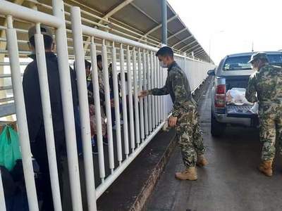 Compatriotas varados en el puente de la Amistad serán llevados a albergues hoy, dice ministro - ADN Paraguayo