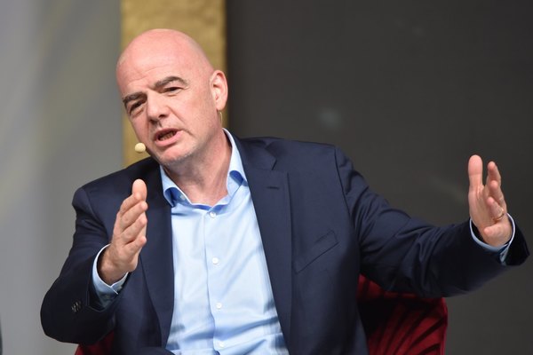 'Ningún partido merece poner en riesgo una vida', afirma Infantino