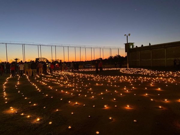 Reclusos fabrican velas y recrean Tañarandy en cárcel de Misiones