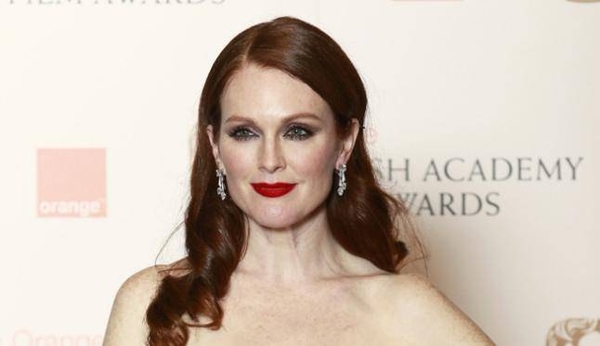 HOY / Julianne Moore protagonizará la ópera prima de Jesse Eisenberg como director