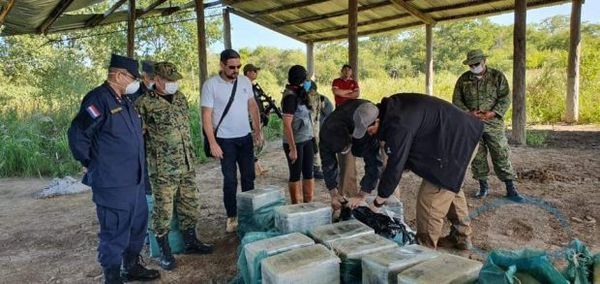 En Bahía Negra, incautan 385 kilos de cocaína y una avioneta