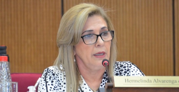 Senadora da “negativo" a prueba de COVID19