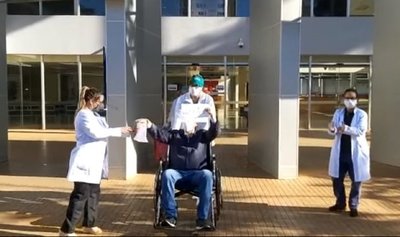 Alto Paraná: Paciente supera cuadro de Covid-19 y es dado de alta