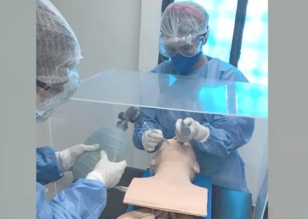Médicos ya se capacitan para hacer entubaciones | Crónica