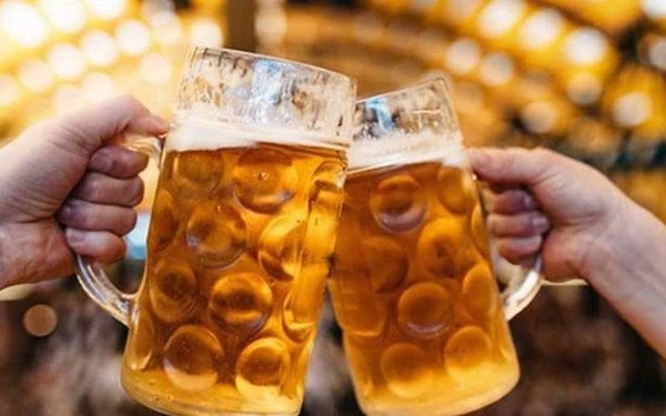 Cerveceros celebran levantamiento de restricción al servicio de delivery