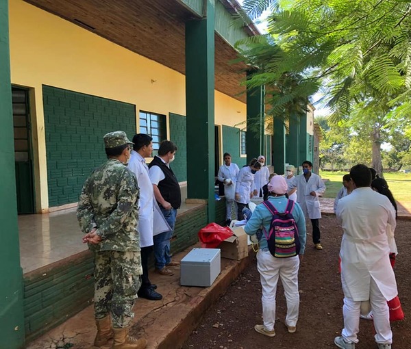 Toman muestras a repatriados que cumplen cuarentena en Alto Paraná - Noticde.com