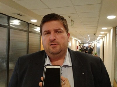 Senador propone uso de pulseras electrónicas para controlar que personas enfermas de Covid-19 no violen la cuarentena