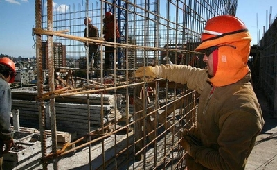 HOY / Empleo: con nuevas reglas construcción se apresta a reactivar 300 mil puestos