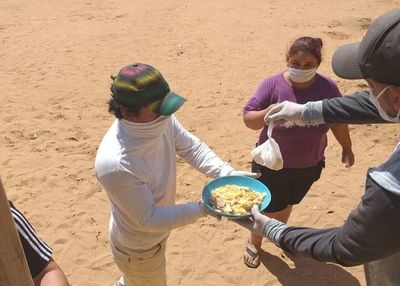 En 10 días, comedores de la Pastoral Social distribuyeron unos 100 mil platos y buscan duplicar cifra - Nacionales - ABC Color
