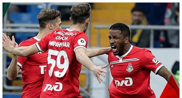 Farfán: “Que jueguen con todo menos con mi dinero” - Fútbol - ABC Color