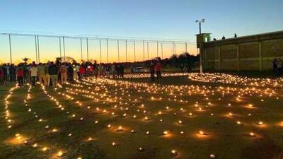 Reclusos fabrican 2.800 velas y recrean Tañarandy en cárcel de Misiones