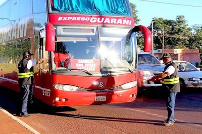 Extienden suspensión de viajes al interior