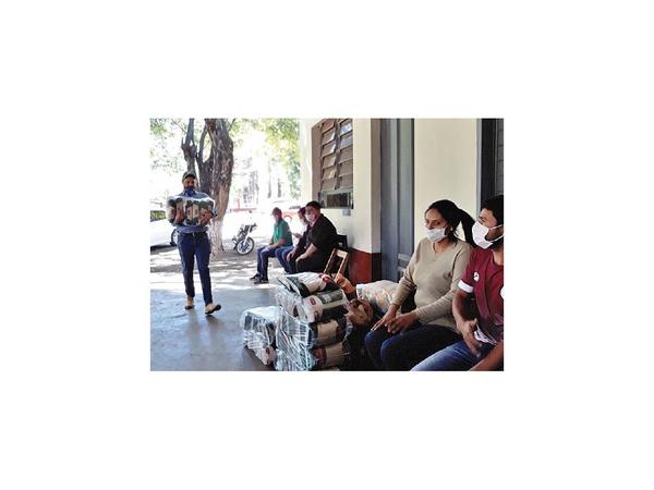 Con olla popular afrontan cuarentena en barrios de Curuguaty
