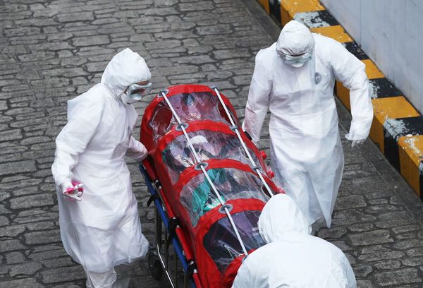 Al menos 107 mil muertos, desde que surgió en China