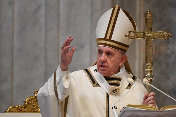 Papa consagra su mensaje de Pascua a los “afectados directamente por el coronavirus”