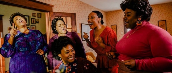 HOY / Queen Latifah y Missy Elliot rinden tributo a las hermanas Clark