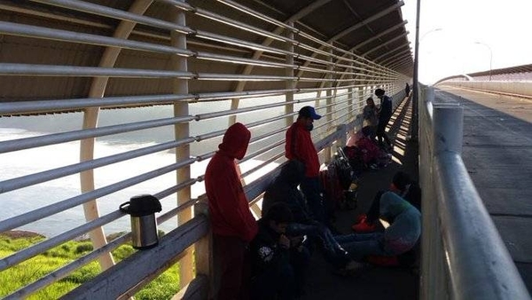 HOY / Otros 147 compatriotas están varados en el Puente de la Amistad