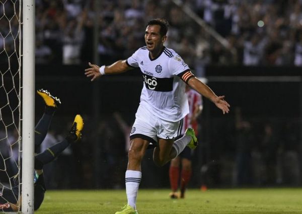 Cuatro cabezazos de Roque en la Libertadores  - Olimpia - ABC Color